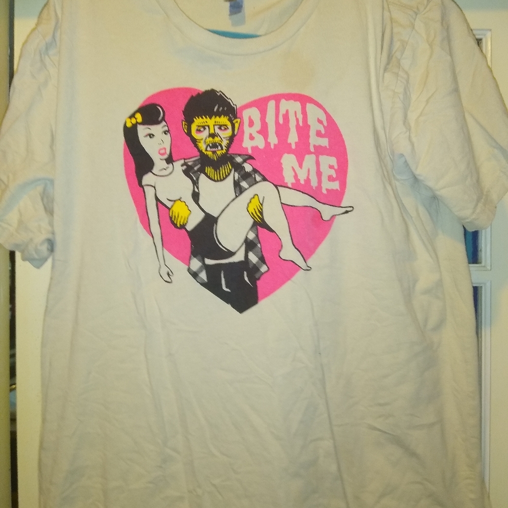 Cute pinup wolfman mens tee size L